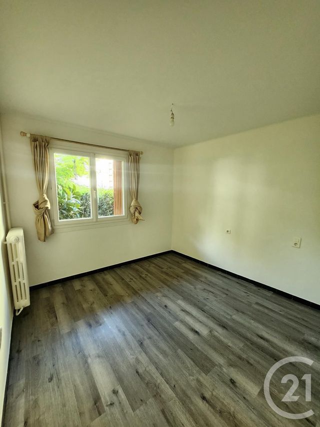 Appartement F3 &agrave; louer - 3 pi&egrave;ces - 58,42 m2 - Toulon - 83 - PROVENCE-ALPES-COTE-D-AZUR