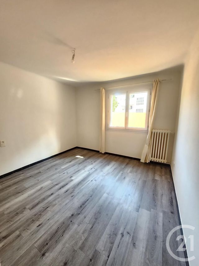 Appartement F3 &agrave; louer - 3 pi&egrave;ces - 58,42 m2 - Toulon - 83 - PROVENCE-ALPES-COTE-D-AZUR