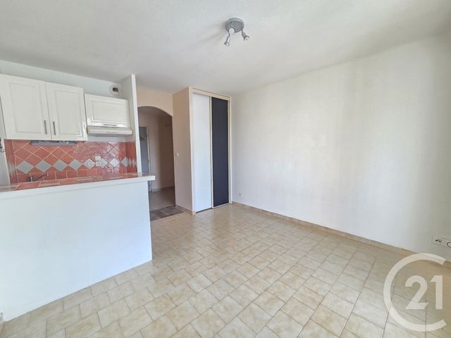 Appartement F1 &agrave; vendre - 1 pi&egrave;ce - 22,09 m2 - Sanary Sur Mer - 83 - PROVENCE-ALPES-COTE-D-AZUR