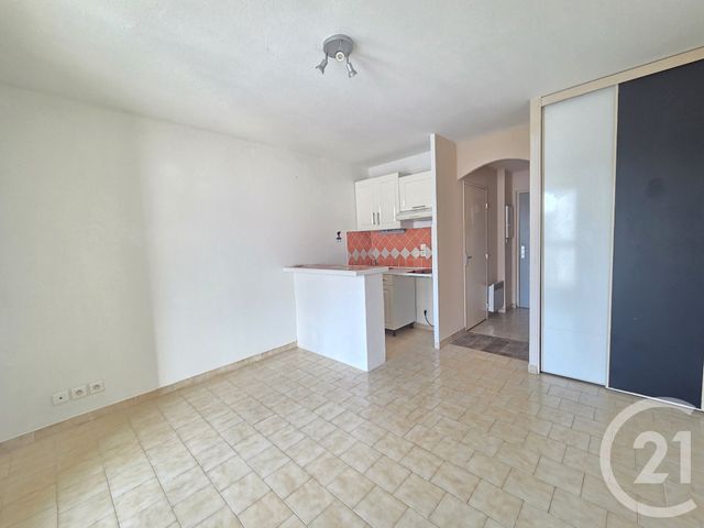 Appartement F1 &agrave; vendre - 1 pi&egrave;ce - 22,09 m2 - Sanary Sur Mer - 83 - PROVENCE-ALPES-COTE-D-AZUR