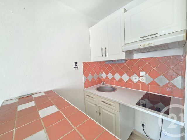 Appartement F1 &agrave; vendre - 1 pi&egrave;ce - 22,09 m2 - Sanary Sur Mer - 83 - PROVENCE-ALPES-COTE-D-AZUR