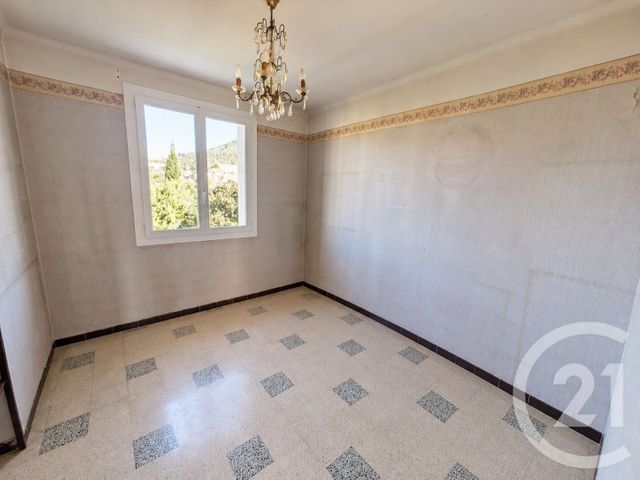 Appartement T5 &agrave; vendre - 5 pi&egrave;ces - 83,36 m2 - Toulon - 83 - PROVENCE-ALPES-COTE-D-AZUR