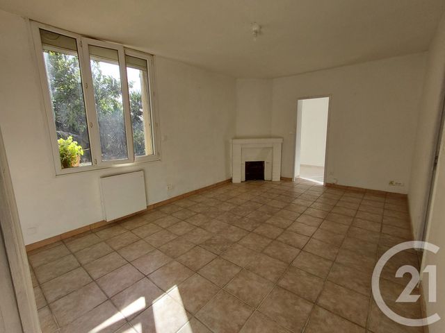 Appartement F5 &agrave; louer - 5 pi&egrave;ces - 74 m2 - Toulon - 83 - PROVENCE-ALPES-COTE-D-AZUR