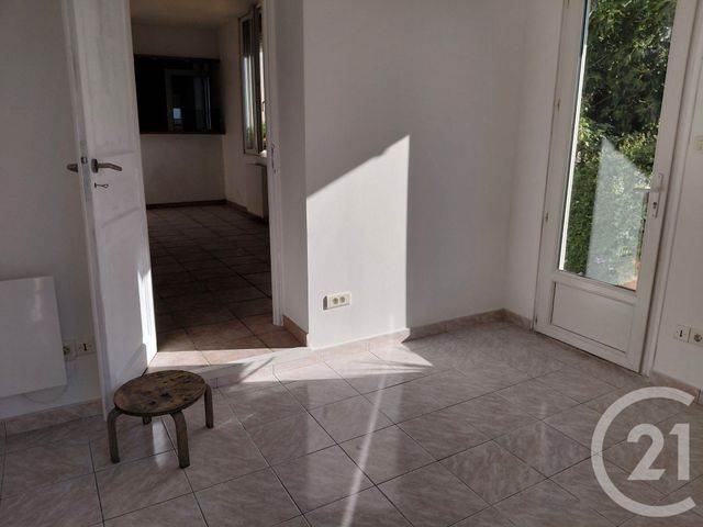 Appartement F5 &agrave; louer - 5 pi&egrave;ces - 74 m2 - Toulon - 83 - PROVENCE-ALPES-COTE-D-AZUR