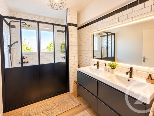 Appartement F3 &agrave; vendre - 3 pi&egrave;ces - 75,43 m2 - Toulon - 83 - PROVENCE-ALPES-COTE-D-AZUR