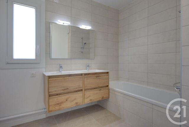 Appartement F3 &agrave; louer - 3 pi&egrave;ces - 79,18 m2 - Sallanches - 74 - RHONE-ALPES