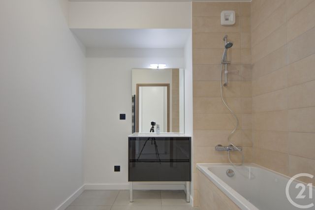 Appartement T3 &agrave; louer - 3 pi&egrave;ces - 56,56 m2 - Sallanches - 74 - RHONE-ALPES