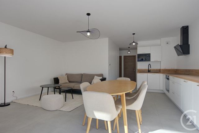 Appartement &agrave; louer - 3 pi&egrave;ces - 65,75 m2 - Sallanches - 74 - RHONE-ALPES