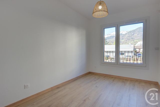 Appartement &agrave; louer - 3 pi&egrave;ces - 65,75 m2 - Sallanches - 74 - RHONE-ALPES