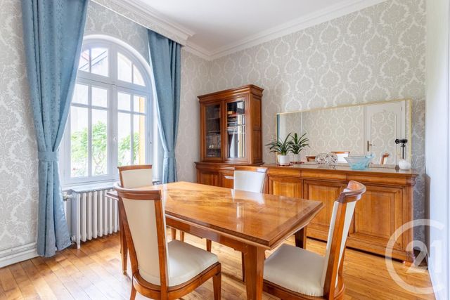 Maison à vendre - 7 pièces - 188 m2 - Chatel Guyon - 63 - AUVERGNE