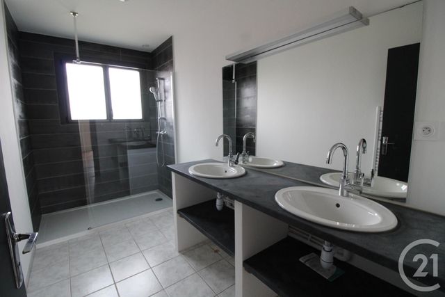 Maison à vendre - 4 pièces - 135 m2 - Chateaugay - 63 - AUVERGNE