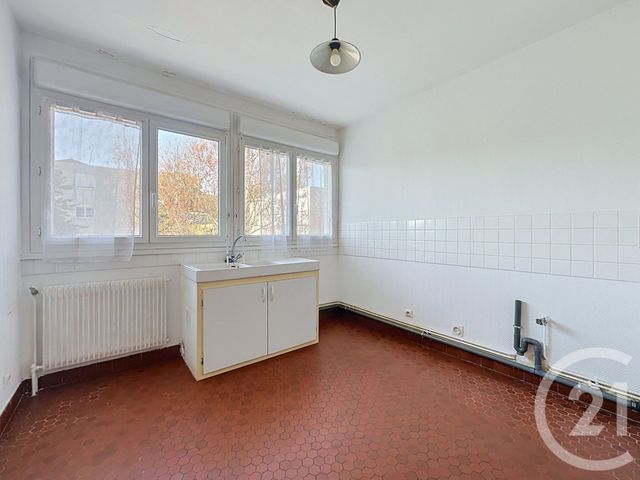 Appartement F4 &agrave; vendre - 4 pi&egrave;ces - 74 m2 - Riom - 63 - AUVERGNE