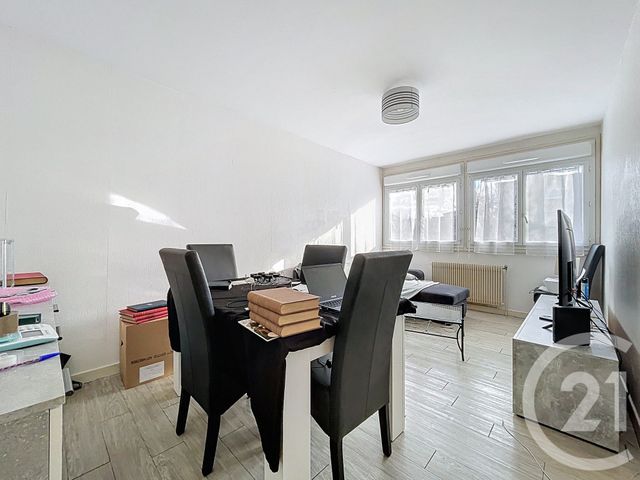 Appartement F4 &agrave; vendre - 4 pi&egrave;ces - 74 m2 - Riom - 63 - AUVERGNE