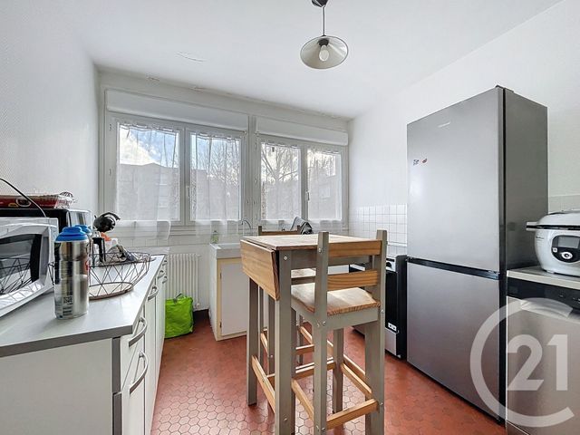 Appartement F4 &agrave; vendre - 4 pi&egrave;ces - 74 m2 - Riom - 63 - AUVERGNE