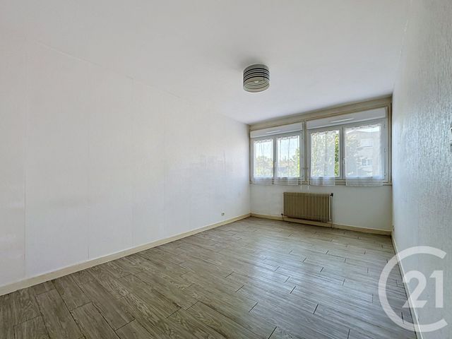 Appartement F4 &agrave; vendre - 4 pi&egrave;ces - 74 m2 - Riom - 63 - AUVERGNE