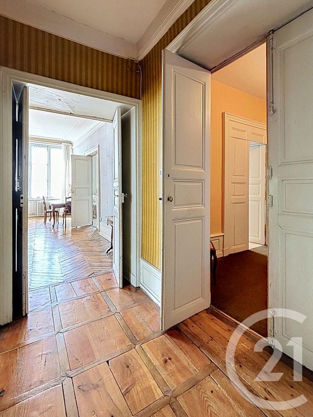 Appartement F5 &agrave; vendre - 5 pi&egrave;ces - 198,06 m2 - Riom - 63 - AUVERGNE