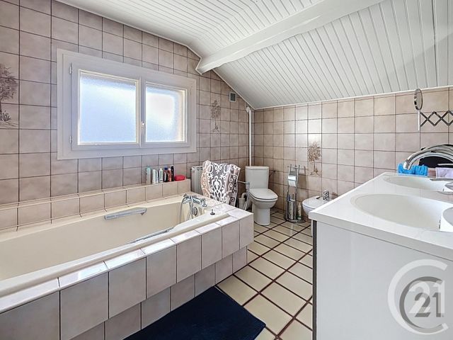 Maison &agrave; vendre - 7 pi&egrave;ces - 131 m2 - Riom - 63 - AUVERGNE