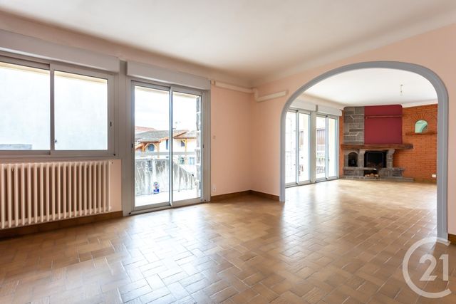 Appartement F4 à vendre - 4 pièces - 105 m2 - Chatel Guyon - 63 - AUVERGNE