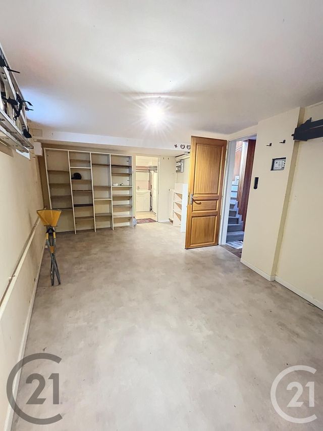 Appartement F4 à vendre - 4 pièces - 105 m2 - Chatel Guyon - 63 - AUVERGNE
