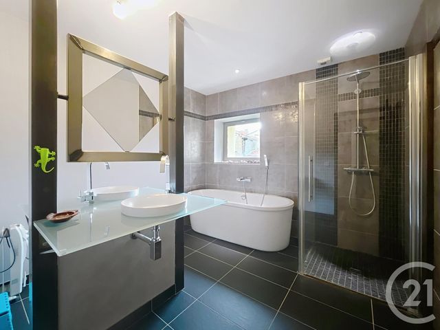 Maison à vendre - 6 pièces - 235 m2 - Riom - 63 - AUVERGNE