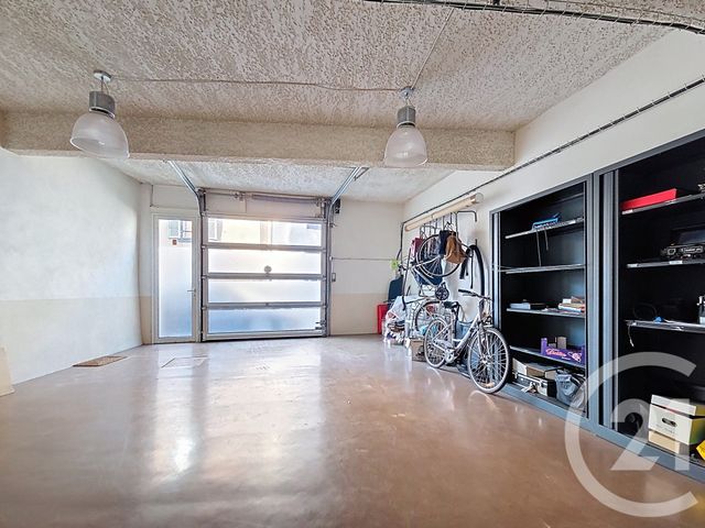 Maison à vendre - 6 pièces - 235 m2 - Riom - 63 - AUVERGNE