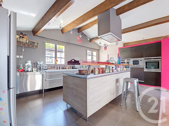 Maison à vendre - 6 pièces - 235 m2 - Riom - 63 - AUVERGNE