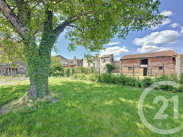 Maison à vendre - 11 pièces - 150,01 m2 - St Bonnet Pres Riom - 63 - AUVERGNE