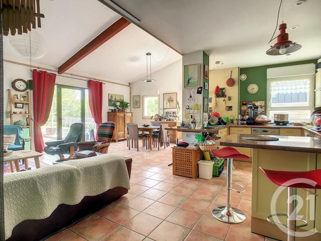 Maison à vendre - 10 pièces - 250 m2 - Menetrol - 63 - AUVERGNE