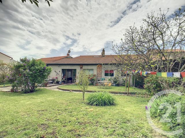 Maison à vendre - 10 pièces - 250 m2 - Menetrol - 63 - AUVERGNE