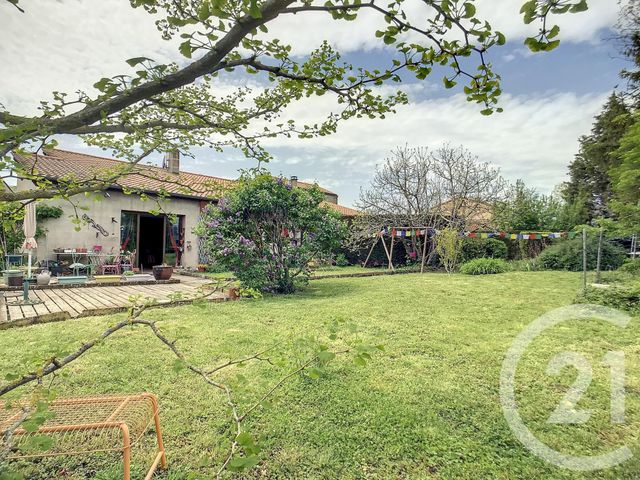 Maison à vendre - 10 pièces - 250 m2 - Menetrol - 63 - AUVERGNE