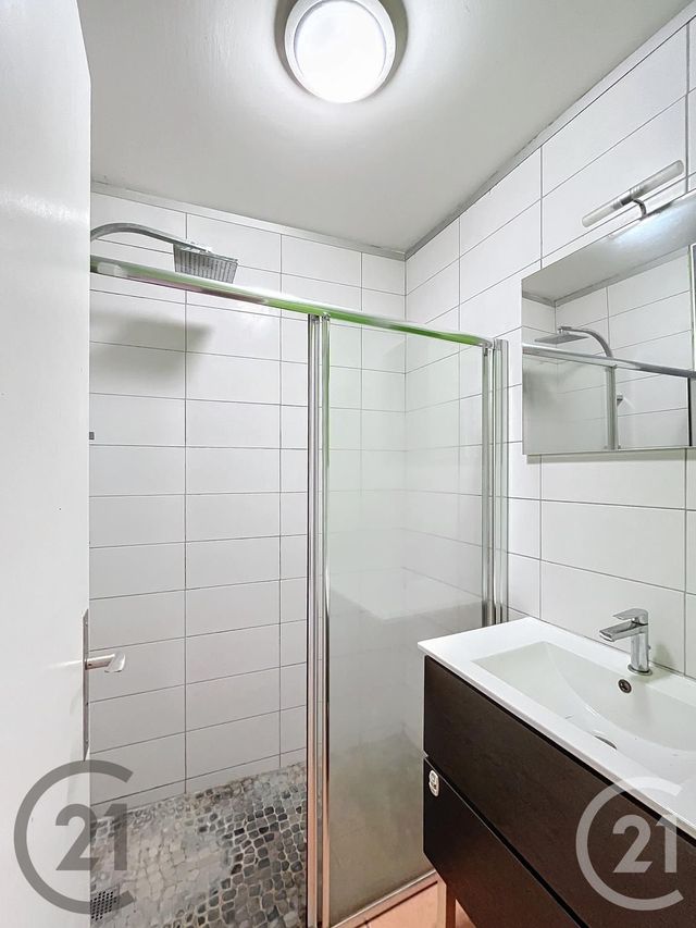 Appartement F3 à vendre - 3 pièces - 59,70 m2 - Riom - 63 - AUVERGNE