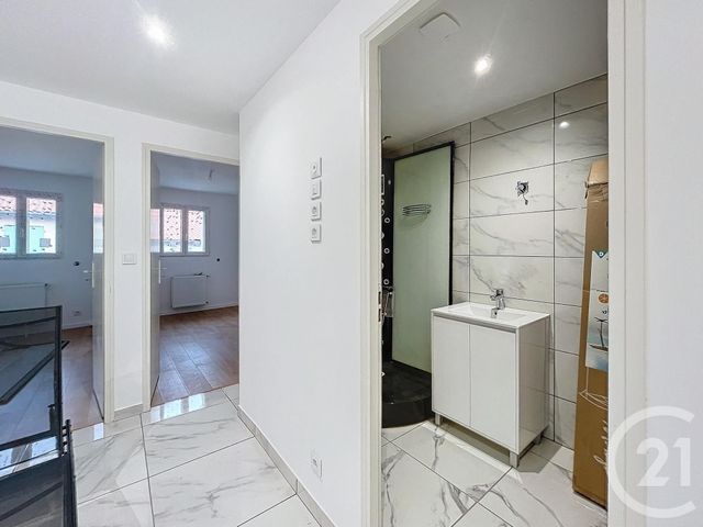 Maison à vendre - 4 pièces - 120 m2 - St Bonnet Pres Riom - 63 - AUVERGNE