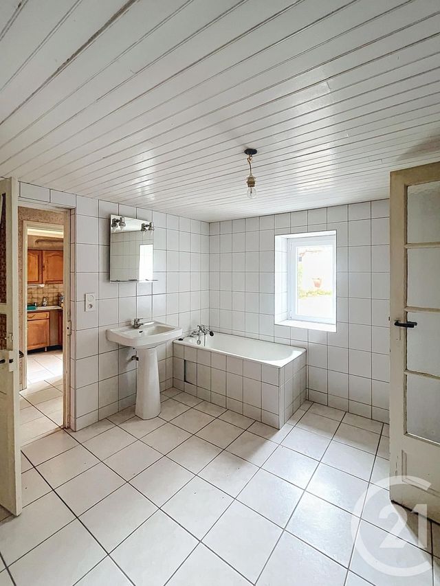 Maison à vendre - 8 pièces - 138 m2 - Davayat - 63 - AUVERGNE