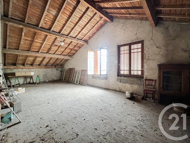 Maison à vendre - 8 pièces - 138 m2 - Davayat - 63 - AUVERGNE