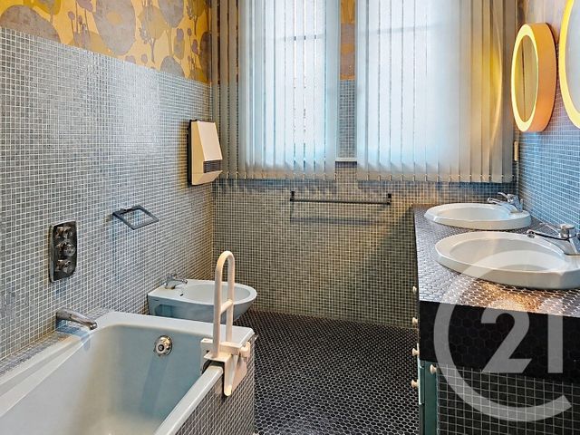 Maison &agrave; vendre - 8 pi&egrave;ces - 245 m2 - Riom - 63 - AUVERGNE
