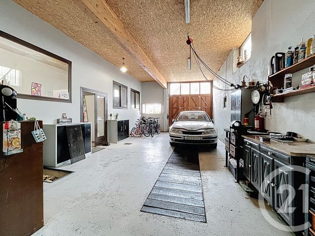 Maison à vendre - 7 pièces - 212,93 m2 - Mozac - 63 - AUVERGNE