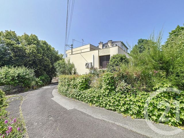 Maison à vendre - 7 pièces - 146,40 m2 - Chatel Guyon - 63 - AUVERGNE