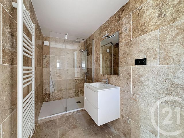 Appartement F3 à vendre - 3 pièces - 63,94 m2 - Riom - 63 - AUVERGNE