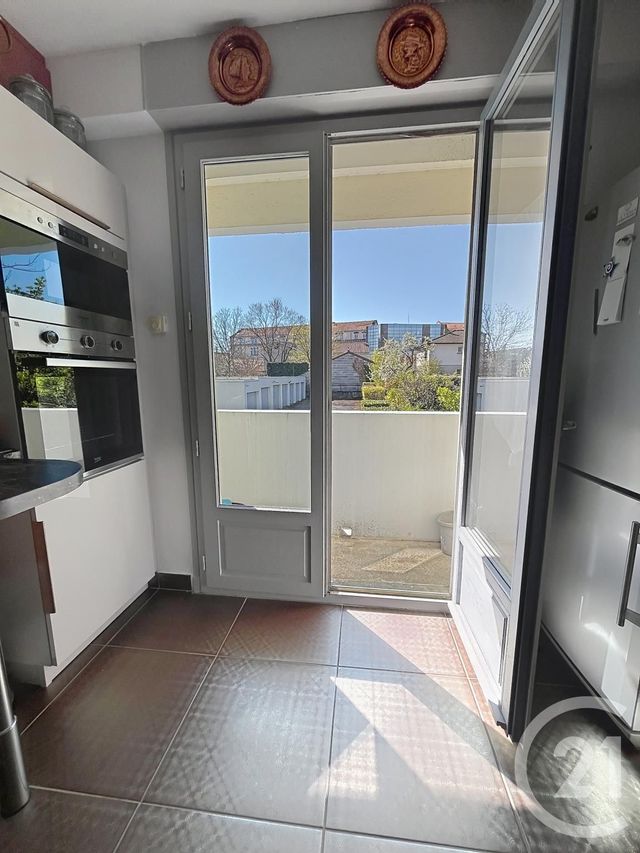 Appartement F4 &agrave; vendre - 4 pi&egrave;ces - 64,32 m2 - Riom - 63 - AUVERGNE