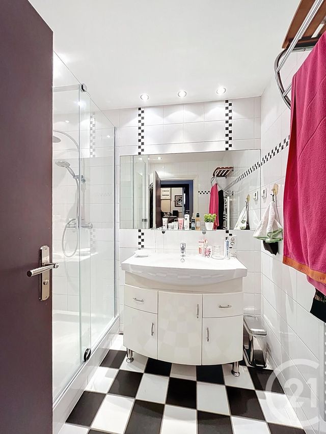 Appartement F4 &agrave; vendre - 4 pi&egrave;ces - 64,32 m2 - Riom - 63 - AUVERGNE