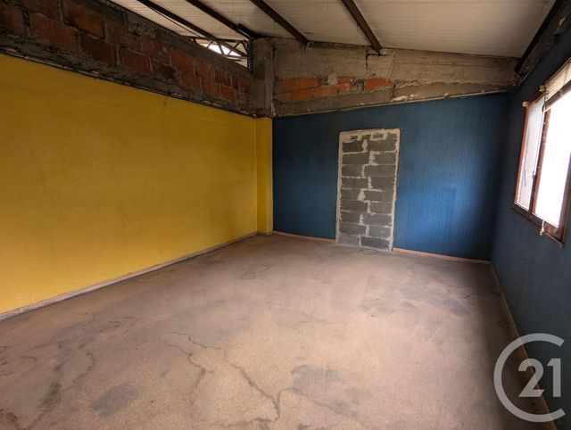 Parking à louer - 400 m2 - Beauregard Vendon - 63 - AUVERGNE