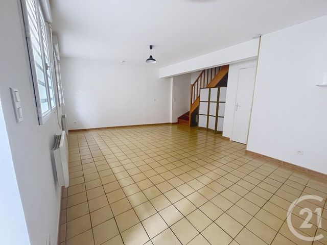 Appartement F3 &agrave; louer - 3 pi&egrave;ces - 65 m2 - Volvic - 63 - AUVERGNE