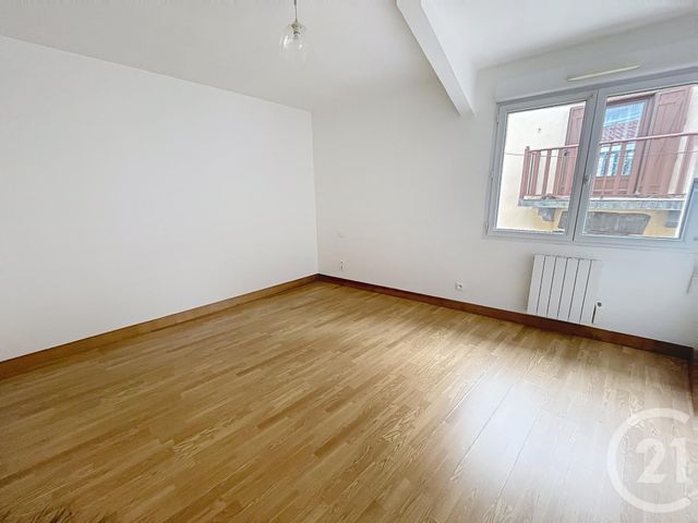Appartement F3 &agrave; louer - 3 pi&egrave;ces - 65 m2 - Volvic - 63 - AUVERGNE