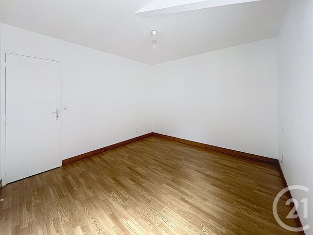 Appartement F3 &agrave; louer - 3 pi&egrave;ces - 65 m2 - Volvic - 63 - AUVERGNE