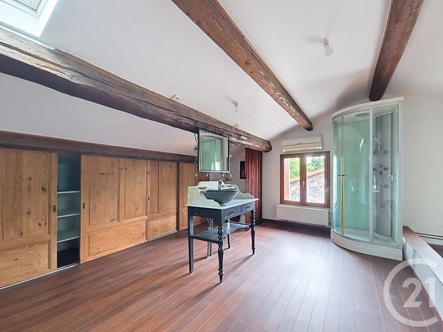 Maison à vendre - 7 pièces - 217,30 m2 - Mozac - 63 - AUVERGNE