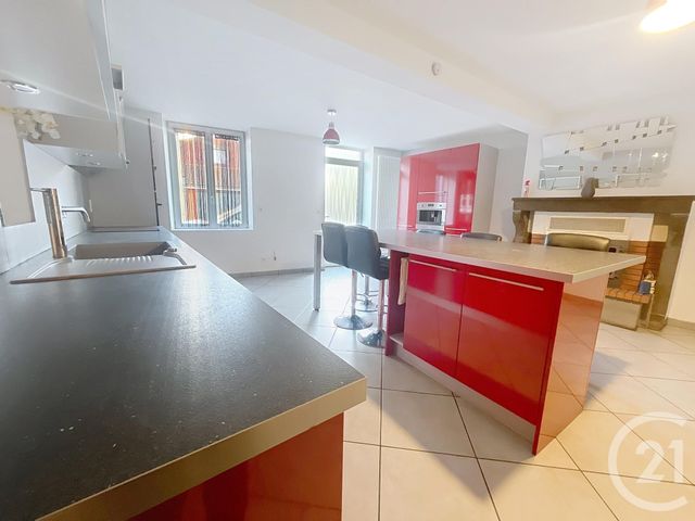 Maison à vendre - 7 pièces - 217,30 m2 - Mozac - 63 - AUVERGNE