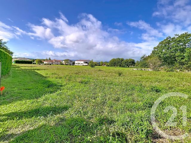 Terrain &agrave; vendre - 739 m2 - St Bonnet Pres Riom - 63 - AUVERGNE