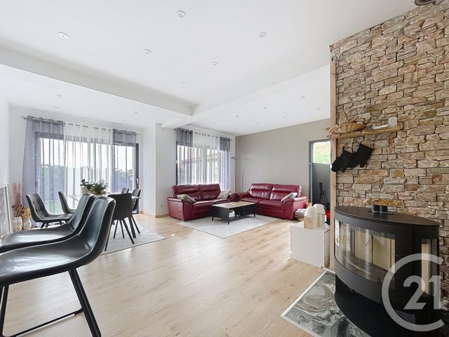 Maison à vendre - 6 pièces - 148 m2 - Mozac - 63 - AUVERGNE