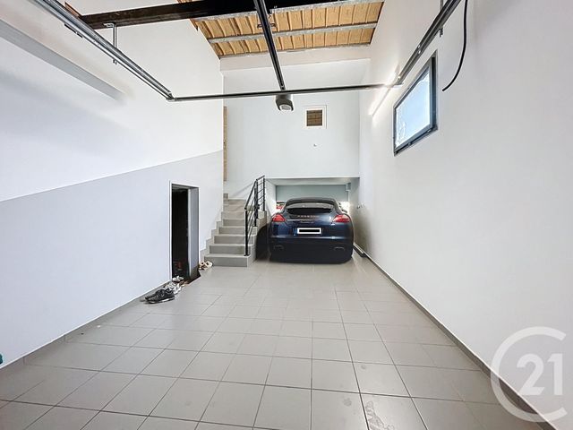 Maison à vendre - 6 pièces - 148 m2 - Mozac - 63 - AUVERGNE