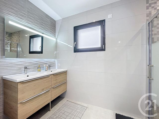 Maison à vendre - 6 pièces - 148 m2 - Mozac - 63 - AUVERGNE